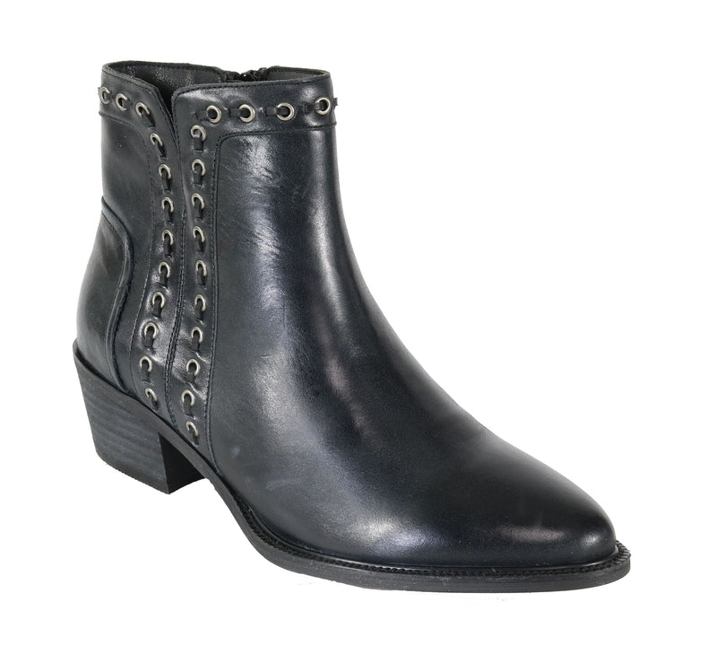 Flight-Black | David Tate