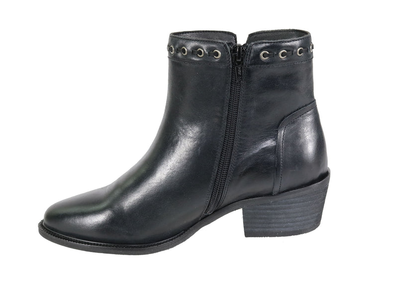 Flight-Black | David Tate