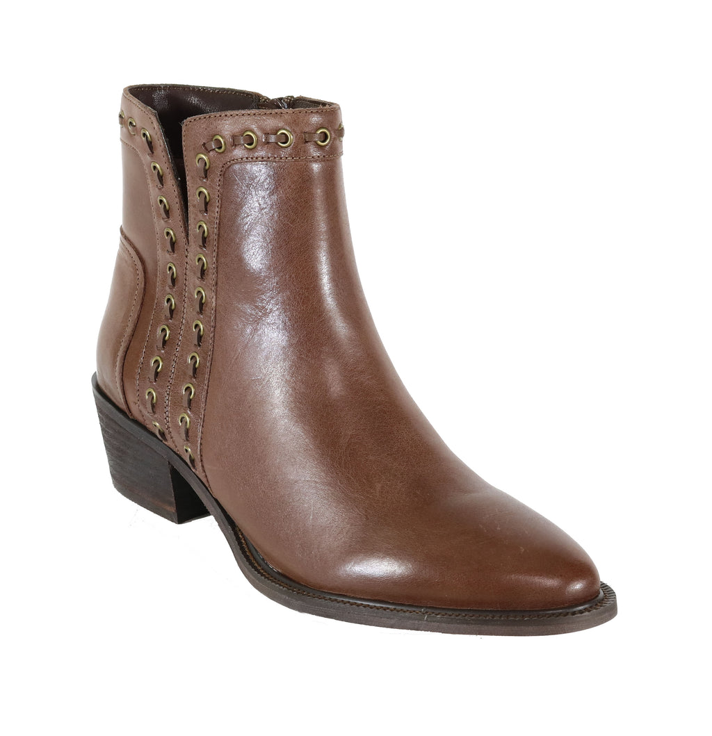 Flight-Brown | David Tate