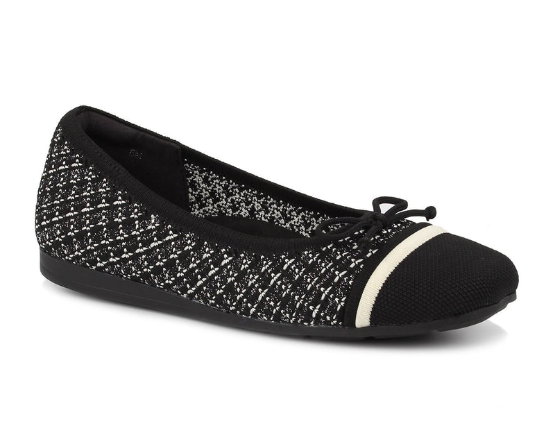 Noelle | Ros Hommerson