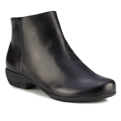 Ezra: Black Leather Bootie I Walking Cradle