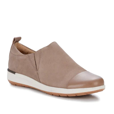 Ozzie Slip-On Sneaker: Sandstone Nubuck/Leather I Walking Cradle