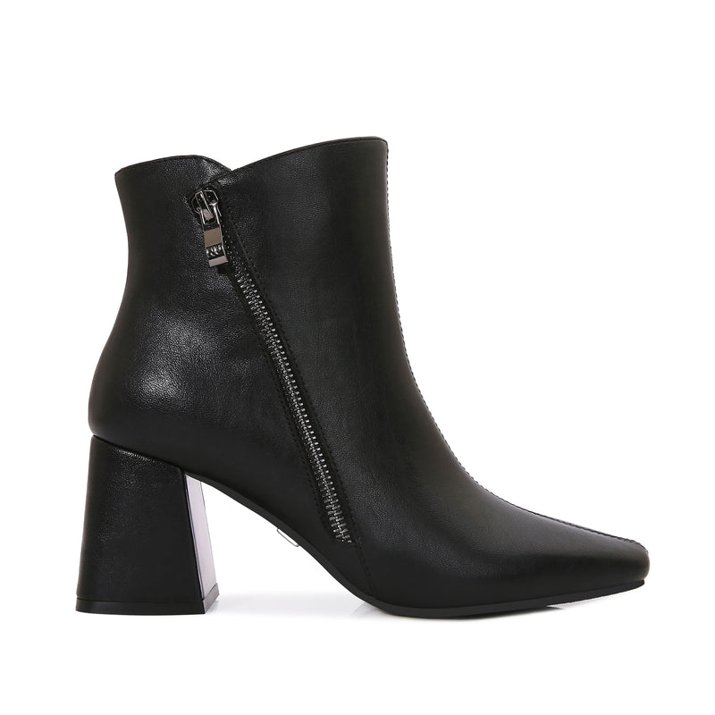 LYONA | Ninety Union