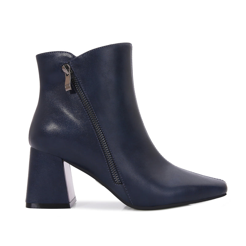 LYONA | Ninety Union