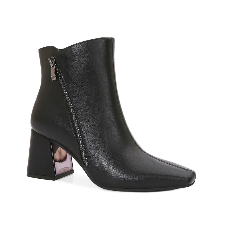 LYONA | Ninety Union